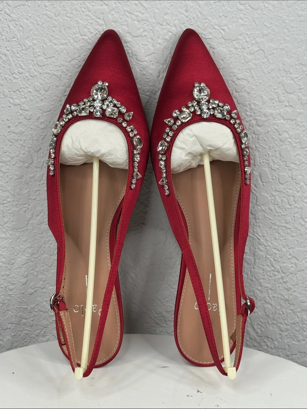 LINEA PAOLO CRYSTAL EMBELLISHED RED SATIN SLINGBACK KITTEN HEELS NIB SIZE 9.5